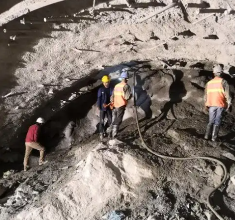 全椒拱顶带模注浆料的施工流程及注意事项